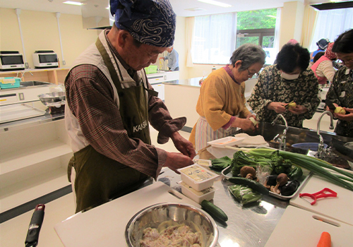 写真：一人暮らし高齢者の自立支援